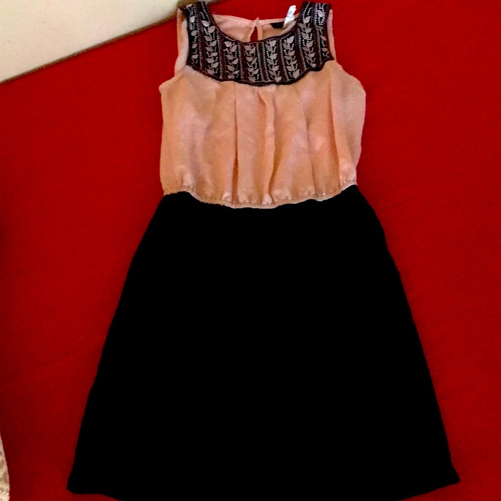 Vintage B. Darlin embroidered dress light pink and black